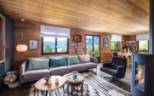 Notre-Dame-de-Bellecombe | 4-Bed Ski-In Ski-Out Chalet with Sauna