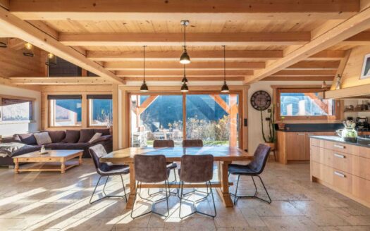 Praz-sur-Arly | Modern 4-Bed Chalet with Mountain Views Near Megève