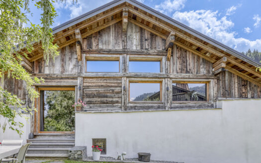 Saint-Gervais-les-Bains | Prestigious Renovated 5-Bed Farmhouse with Energy Efficiency