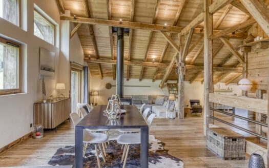 Saint-Gervais-les-Bains | Prestigious Renovated 5-Bed Farmhouse with Energy Efficiency