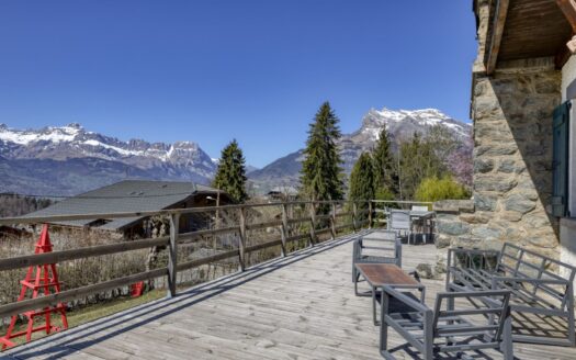 Saint-Gervais-les-Bains | Renovated 4-Bed Chalet with Mazot on Large Plot