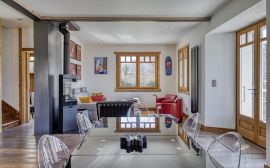 Saint-Gervais-les-Bains | Renovated 4-Bed Chalet with Mazot on Large Plot