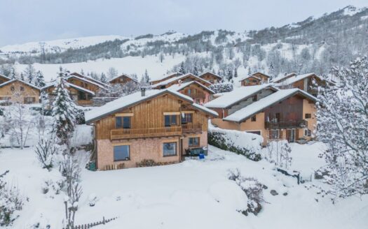 Saint-Martin-de-Belleville | 4-Bed Chalet with Panoramic Views & Expansion Potential