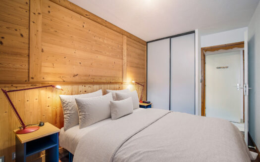 Val Thorens | 2-Bed Ski-In Ski-Out Apartment in Resort Centre