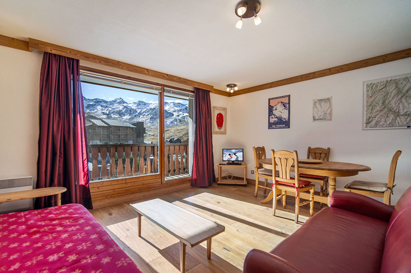 Domosno | Val Thorens | 2-Bed Ski-In Ski-Out Apartment in Resort Centre