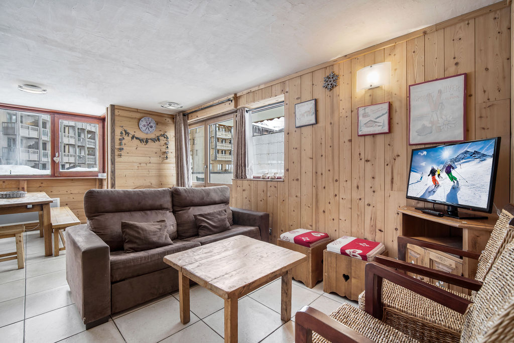 Domosno | Val Thorens | Compact 3-Bed with Huge Balcony & Ski-In Ski-Out Access