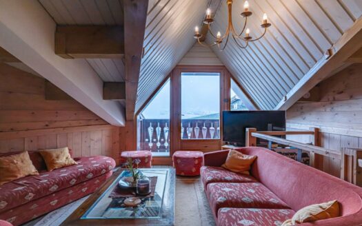 Val Thorens | Exceptional 5-Bed Duplex in Resort Centre with Ski-In Ski-Out
