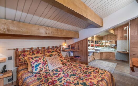 Val Thorens | Exceptional 5-Bed Duplex in Resort Centre with Ski-In Ski-Out