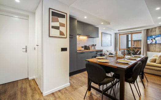 Val Thorens | Refined 3-Bed Ski-In Ski-Out Apartment in Resort Centre