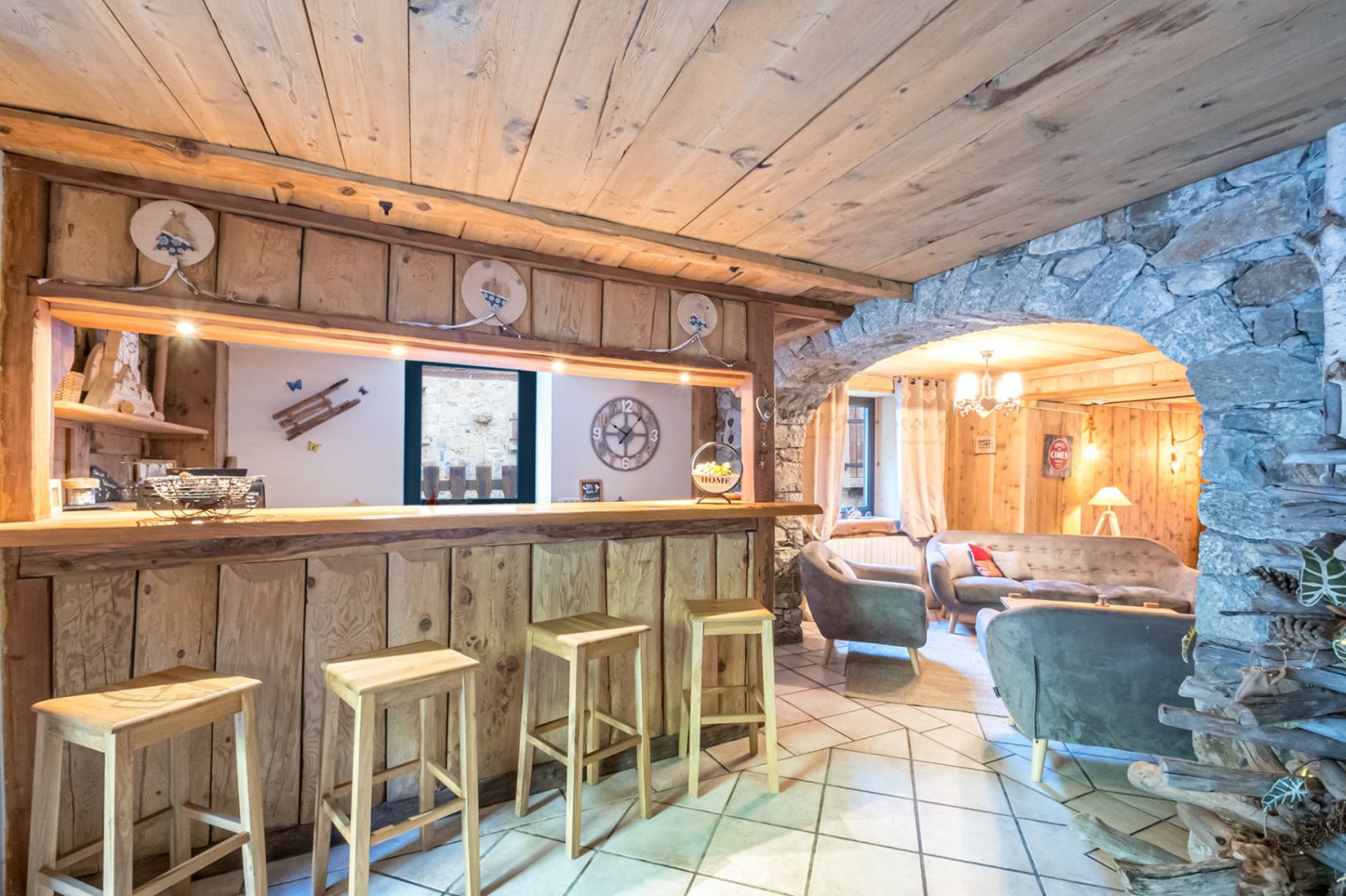 Domosno | Vallorcine | Versatile 8-Bed House with Independent Flat