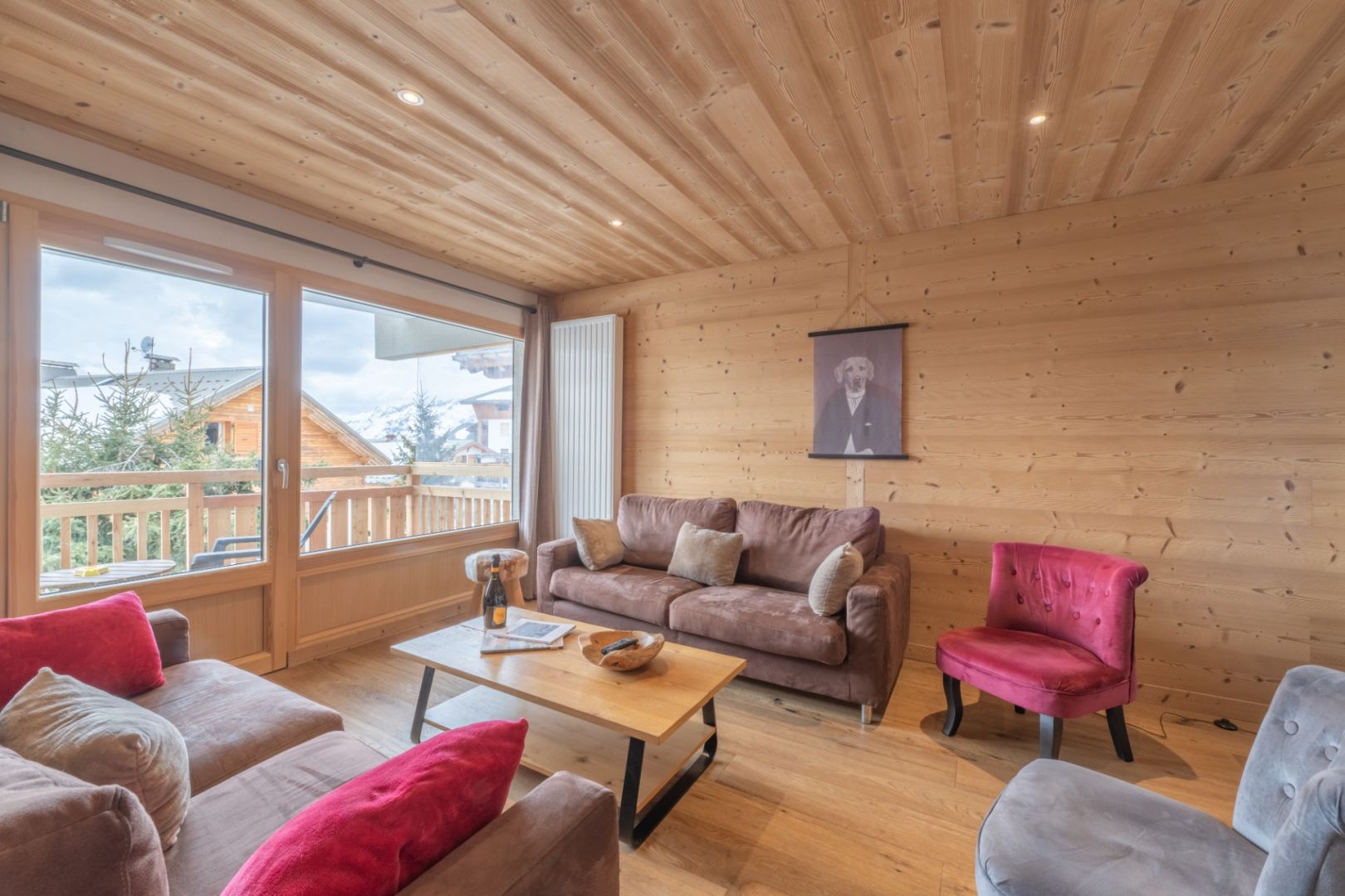 Domosno | Alpe d'Huez | Stunning 4-Bed Family Apartment in Heart of Resort with Wraparound Balcony