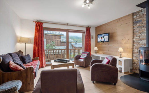 Authentic 4-Bedroom Village House with Separate Rental Apartment in Saint-Martin-de-Belleville Historic Centre