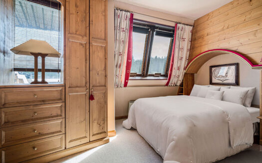 Courchevel | Charming 3-Bed Duplex in Jardin Alpin with Renovation Potential