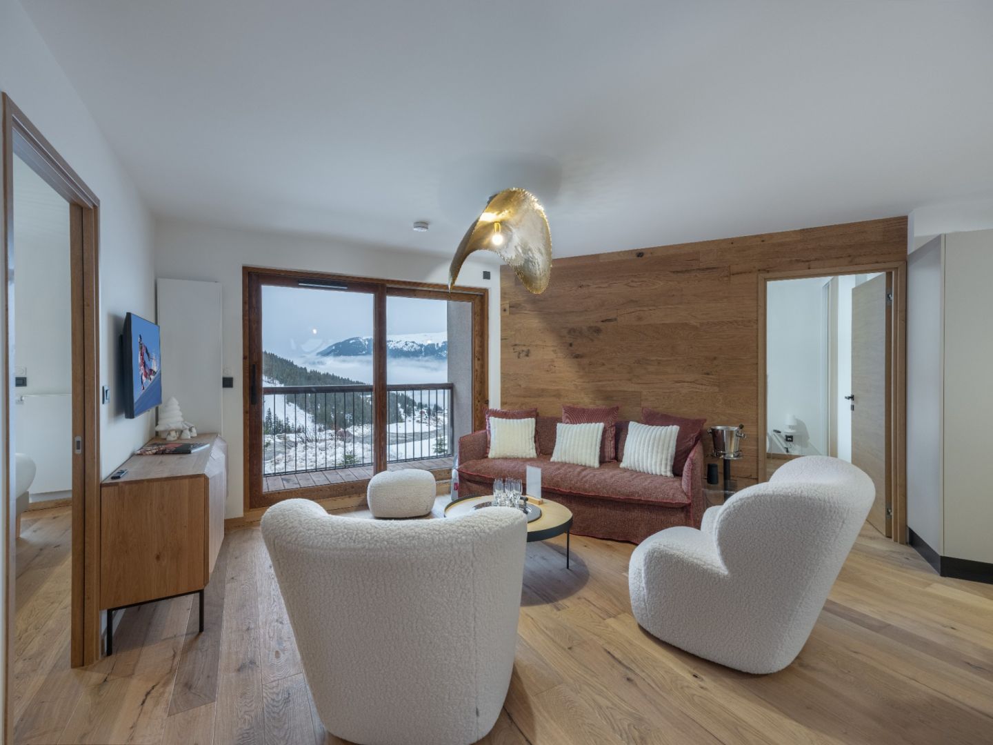 Domosno | Courchevel Moriond | 2-Bed Apartment with West-Facing Balcony