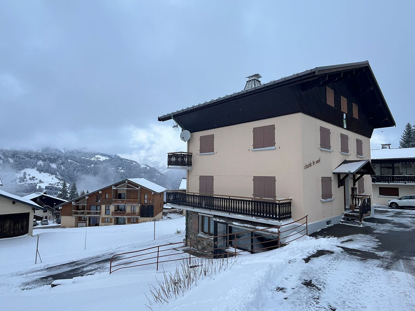 Domosno | Crest-Voland | Investment Chalet with 4 Apartments & Ski-In Ski-Out Access