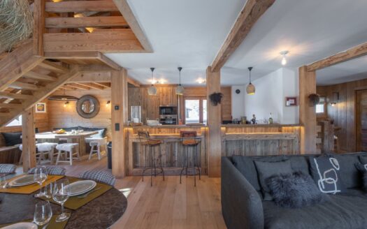 Demi-Quartier | Fully Renovated 5-Bed Chalet with Mont Blanc Views