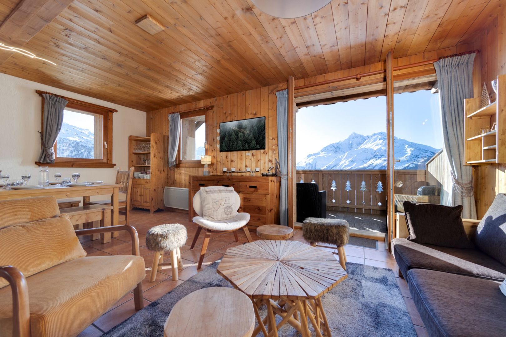 Domosno | La Rosière | 6-Bed Triplex Apartment with Panoramic Mountain Views