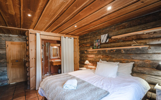 Les Houches | Architect-Designed 5-Bed Log Chalet with Mont Blanc Views
