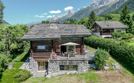 Les Houches | Architect-Designed 5-Bed Log Chalet with Mont Blanc Views