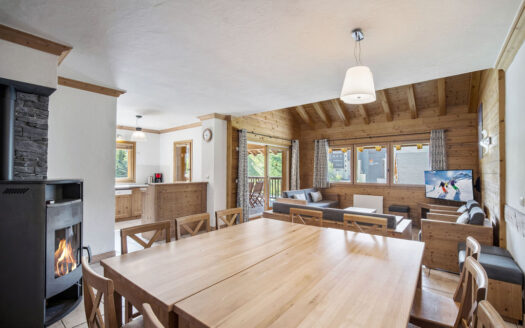 Les Menuires | Stunning 6-Bed Duplex with Sauna & Ski-In Ski-Out