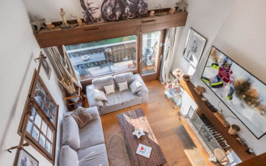 Megève | Spacious 3-Bed Duplex with Cathedral Ceiling Near Village