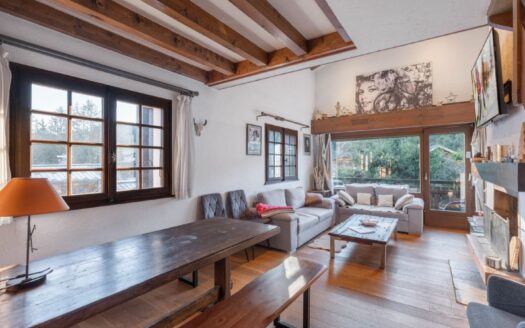 Megève | Spacious 3-Bed Duplex with Cathedral Ceiling Near Village