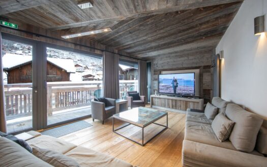 Morzine | Elegant 3-Bed En-Suite Apartment on Main Shopping Street