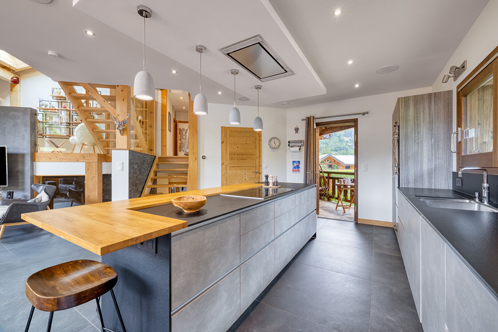 Domosno | Morzine | Spectacular 7-Bed Chalet Built 2017 with Sauna & Jacuzzi