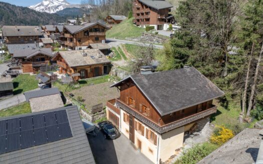 Morzine | Traditional 6-Bed Savoyard Chalet with Renovation Potential