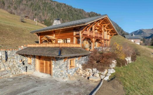 Praz-sur-Arly | Modern 4-Bed Chalet with Mountain Views Near Megève