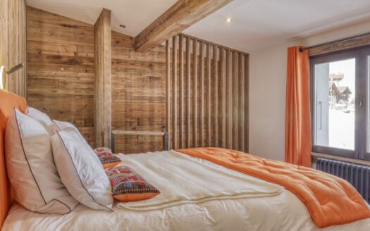 Saint-Gervais-les-Bains | 4-Bed Ski-In Ski-Out Apartment in Le Bettex