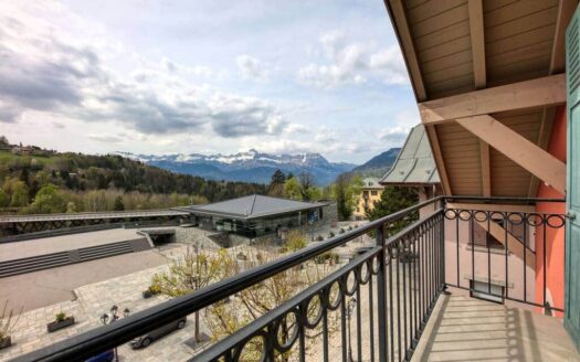 Saint-Gervais-les-Bains | Renovated 3-Bed Mezzanine Apartment in Village Centre