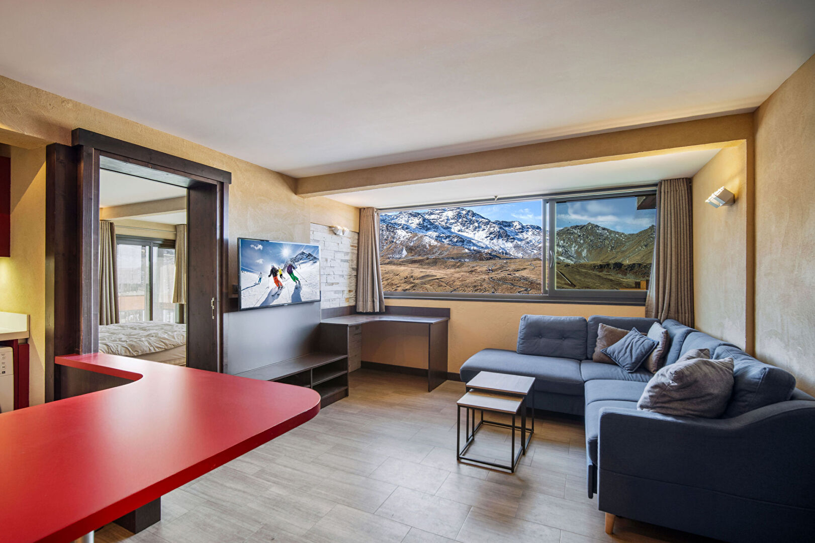 Domosno | Val Thorens | 3-Bed Apartment with Panoramic Views & Hammam Access