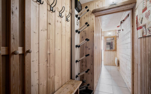 Val Thorens | Compact 3-Bed with Huge Balcony & Ski-In Ski-Out Access