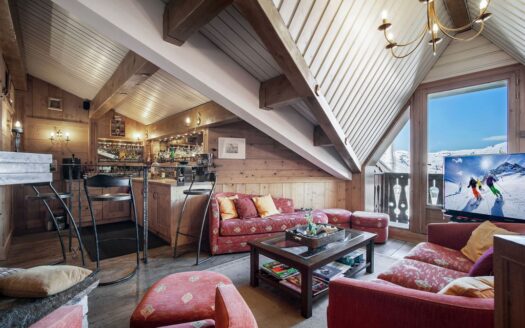 Val Thorens | Exceptional 5-Bed Duplex in Resort Centre with Ski-In Ski-Out