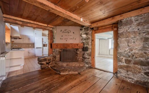 Vallorcine | Authentic 3-Bed Farmhouse Near Swiss Border & Ski Lifts