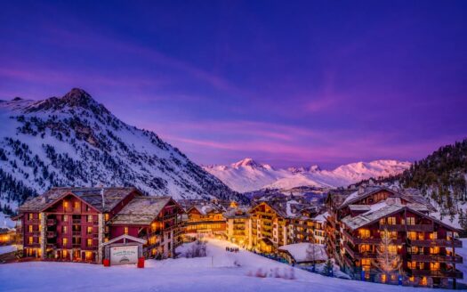 Ski Resort Showdown: Les Arcs vs La Plagne