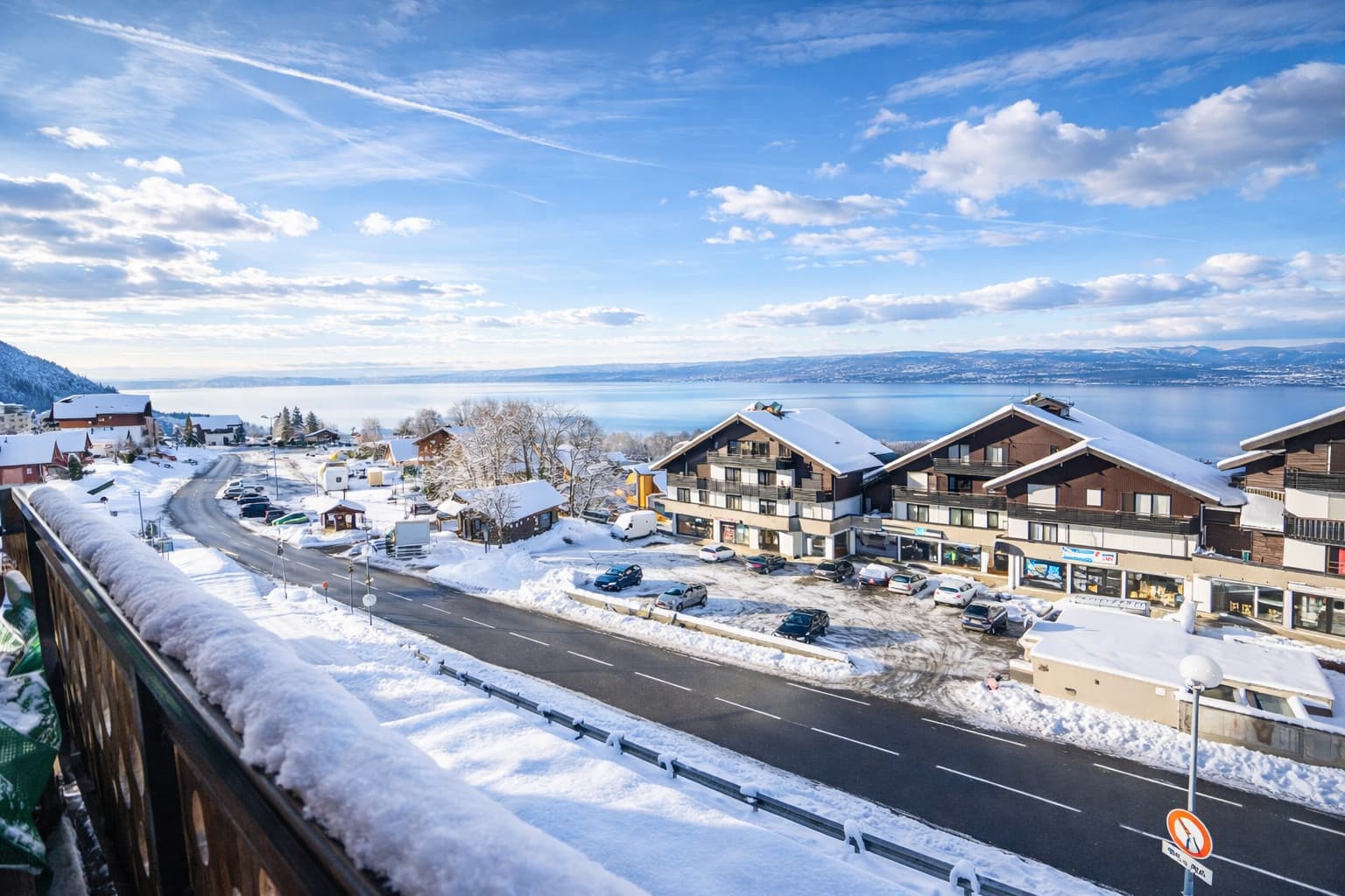 3-bedroom apartment with lake view