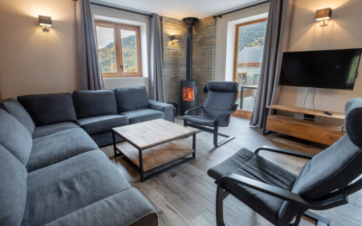 Les Allues | Great opportunity – 2 south-facing houses (3 apartments)