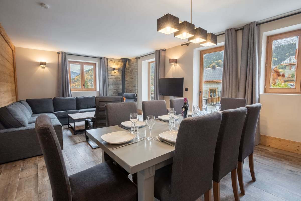 Domosno | Les Allues | Great opportunity – 2 south-facing houses (3 apartments)