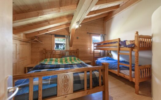 Morzine | Spacious 8-Bed Semi-Detached Farmhouse with Rental Income Potential