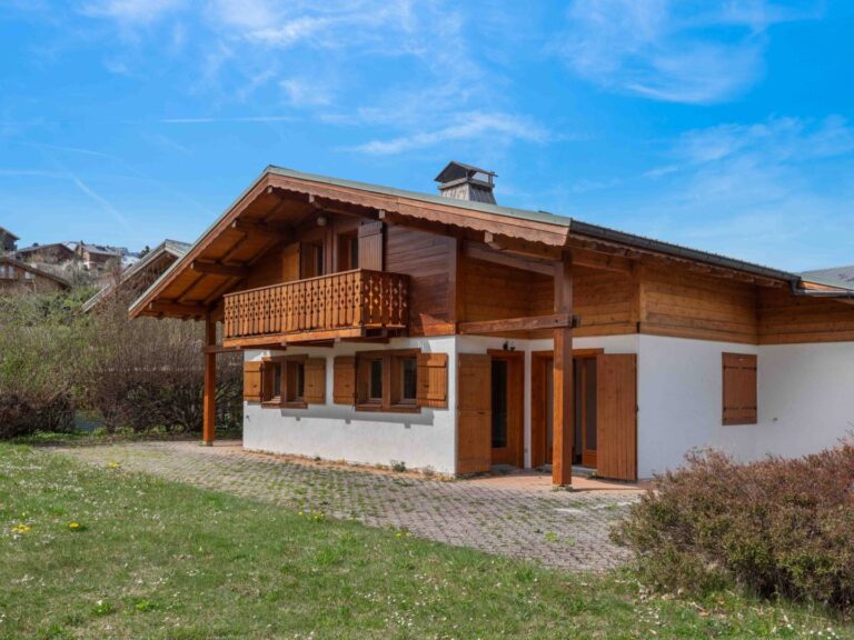 Combloux | Stunning 5-Bed Chalet with Uninterrupted Mont Blanc Views