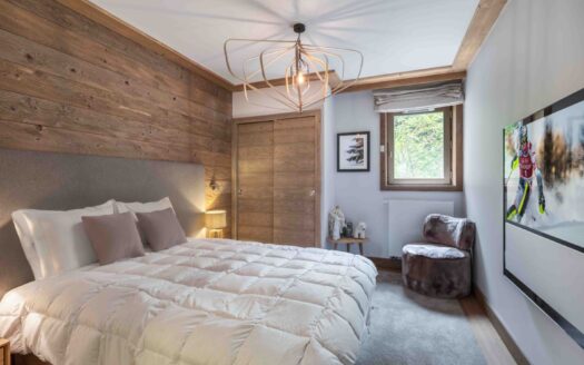 Courchevel | Prime 2-Bed Apartment Near Slopes & Village Centre