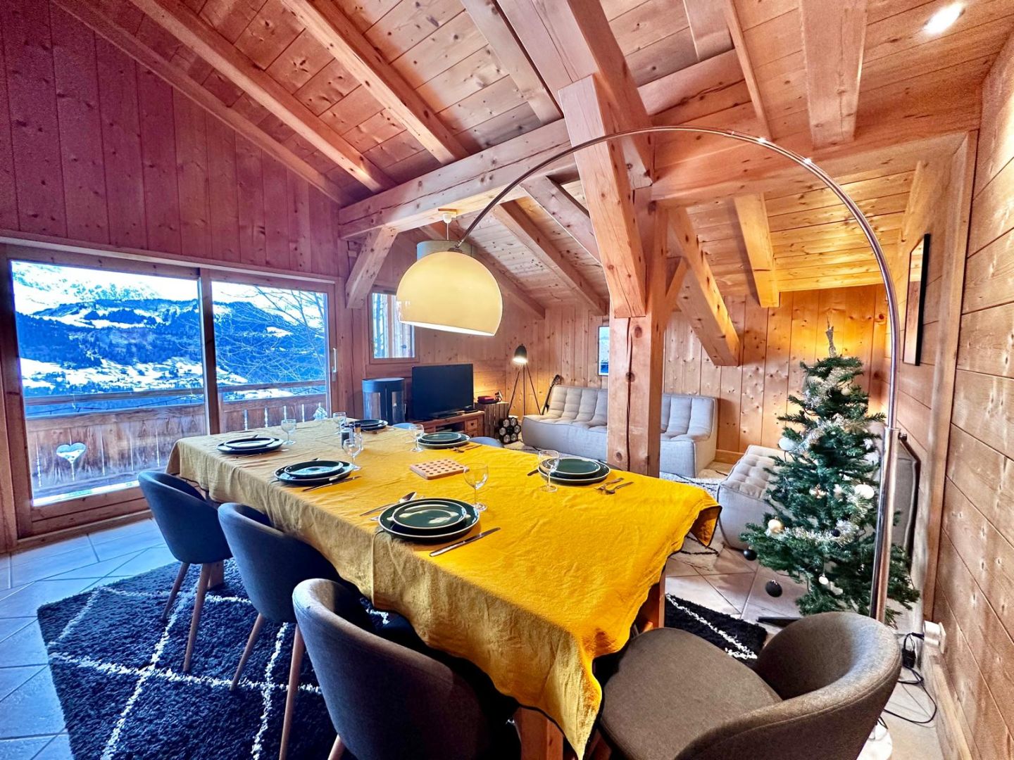 Domosno | Crest-Voland | 4-Bed Duplex on Slopes with Renovation Potential