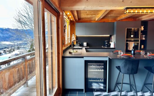 Crest-Voland | Renovated 4-Bed Duplex on Slopes with Sauna