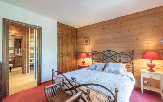 Les Deux Alpes | Architect-Designed 5-Room Chalet with La Muzelle Views