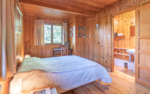 Les Deux Alpes | Charming 4-Bed Chalet on 1,028 m² Buildable Plot
