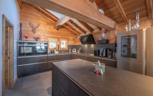 Les Deux Alpes | Exceptional 5-Bedroom Chalet with 88 m² Cathedral Living Room & Wellness Area