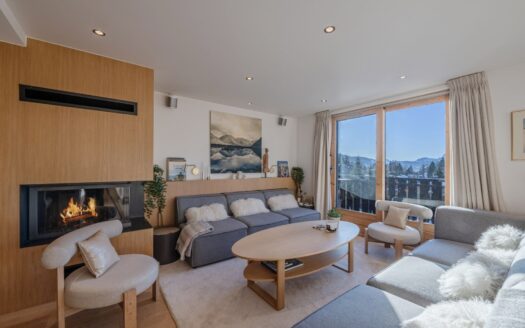 Megève | Bright 2-Bed Duplex Near Chamois Lift with Panoramic Views