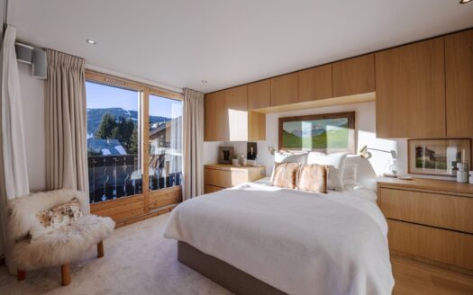 Megève | Bright 2-Bed Duplex Near Chamois Lift with Panoramic Views